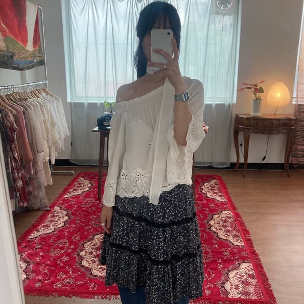 white offshoulder bl 