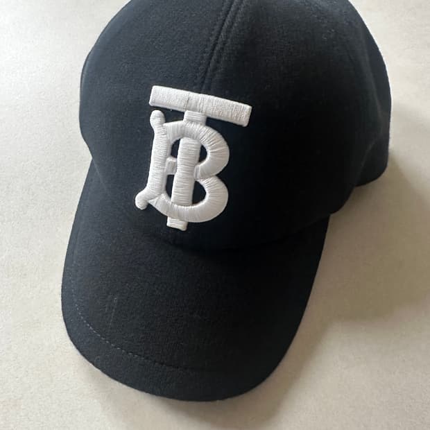버버리 TB로고 볼캡
