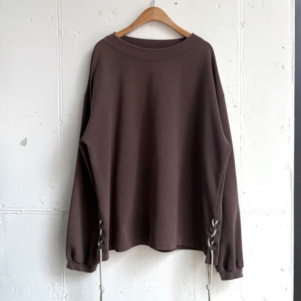 Capser John side lace mock neck sweat 