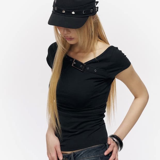 스키즘인듀싱 UNBALANCED BELTED TOP BLACK