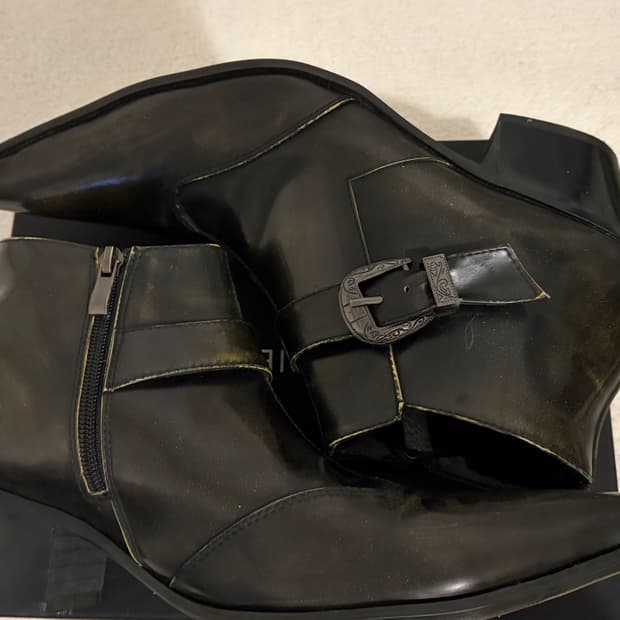 블랙 웨스턴 포인트 힐 부츠 (glam rock style)