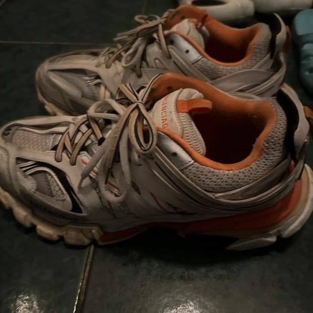 발렌시아가 트랙 흰주