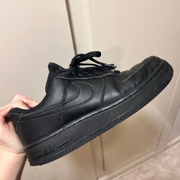 나이키 에어포스 블랙 235