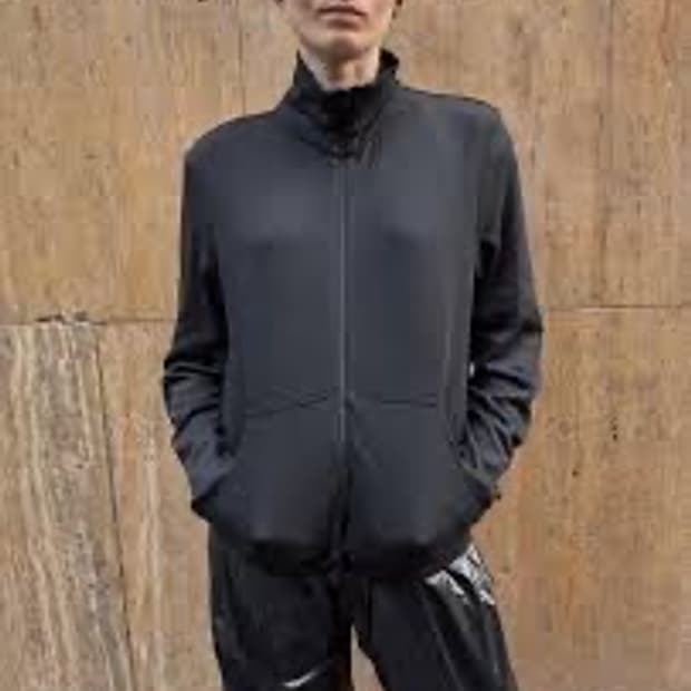 (구매) 머듈 넥집업 블랙 2~3size