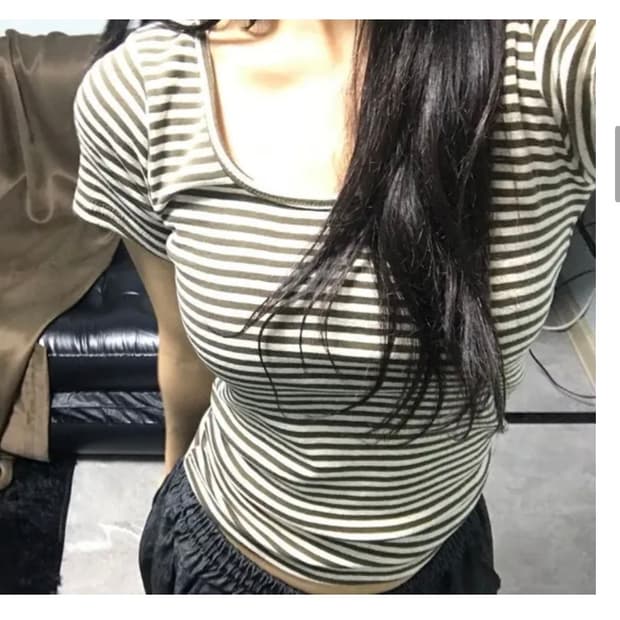 에이블리 스퀘어넥 스트라이프 반팔티 카키