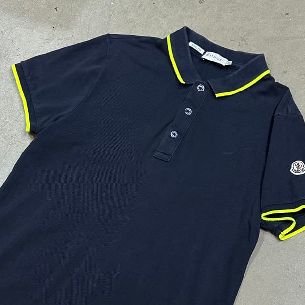 M 몽클레어 슬림핏 반팔 카라티