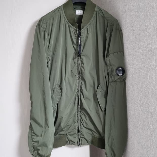 cp컴퍼니 나이크라 바람막이 자켓
