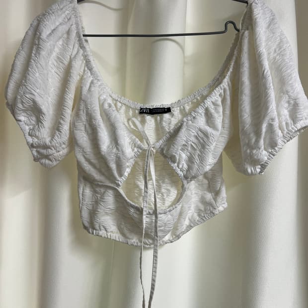 ZARA 화이트 크롭 블라우스 S