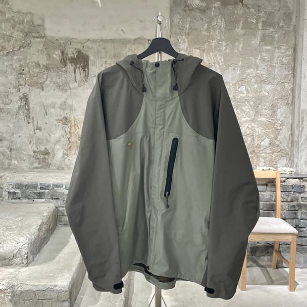 마운틴 하드웨어 카키 고어텍스 벤틸레이션 나일론 자켓