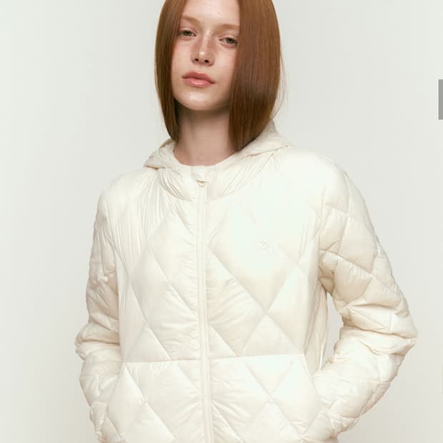 키르시 클라우드 크롭 다운 아이보리 패딩