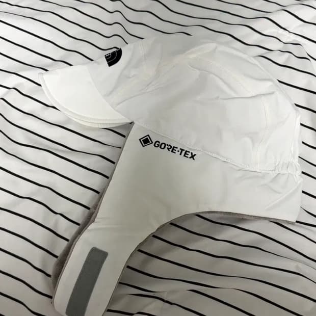 한정판제품) 노스페이스 이어머프 화이트 (고어텍스) L