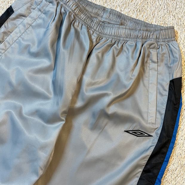 엄브로 UMBRO 올드스쿨 사이드라인 나일론 트랙팬츠