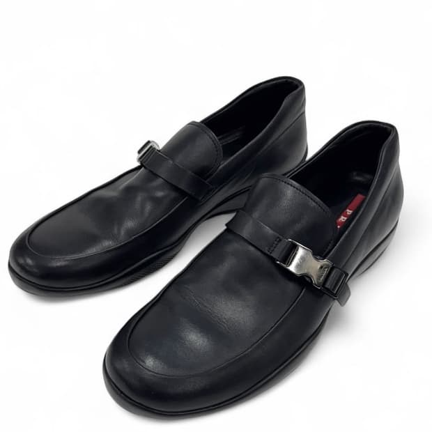 (구매)프라다 버클로퍼 270~75 구합니다