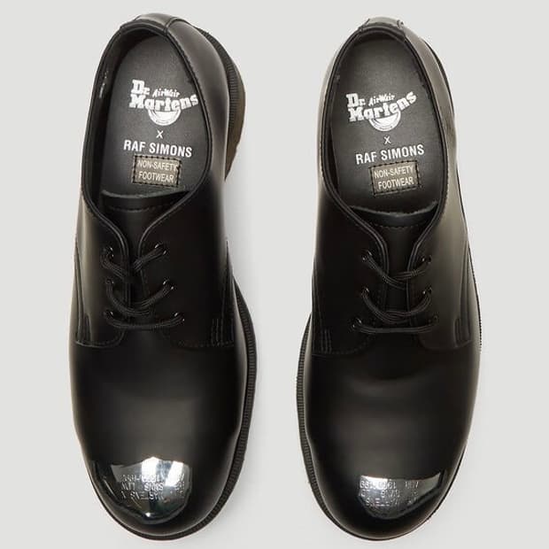 라프시몬스 닥터마틴 스틸토