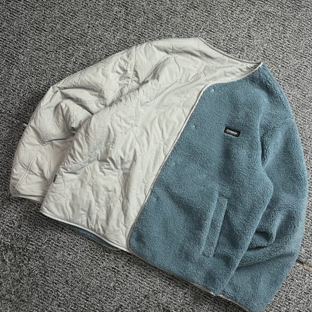 커버낫 미드 퀼팅 리버시블 자켓 라이트 그레이 2492