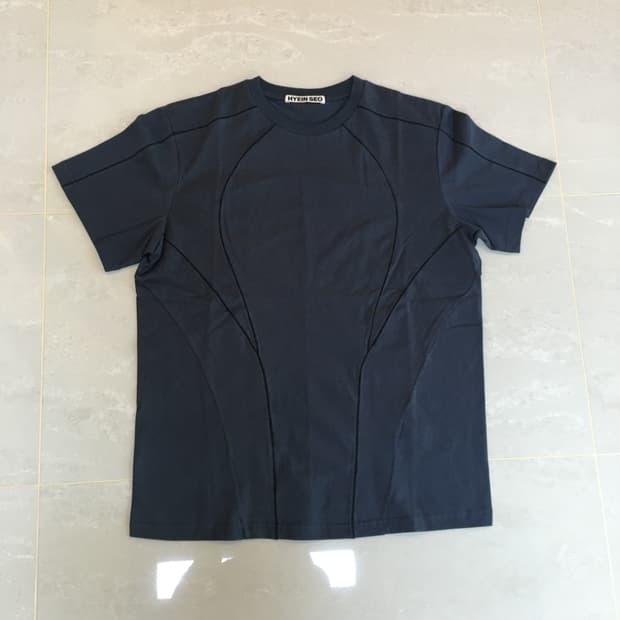 Hyein seo serger stitch T-shirt fog navy