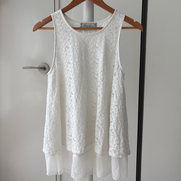 Floral Lace Sleeveless Blouse