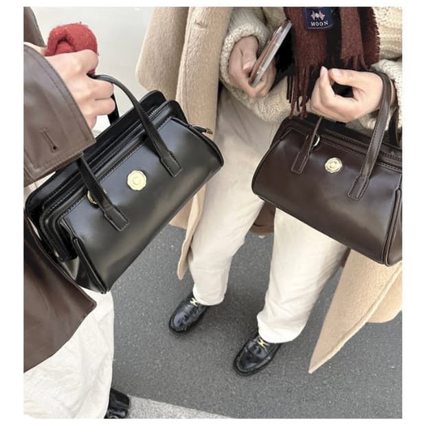 택포)새상품)금장 도트백 크로스백