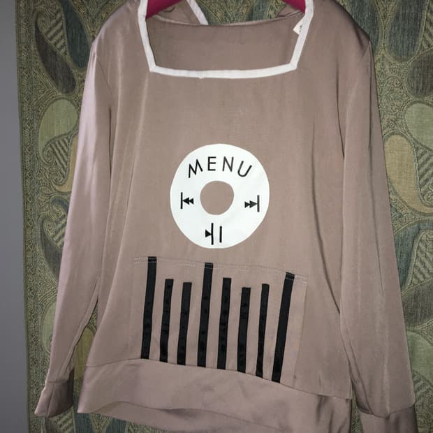 MP3 details hoodie