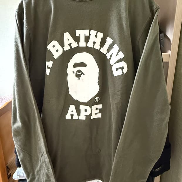 베이프 리버시블 롱슬리브 카키  가능