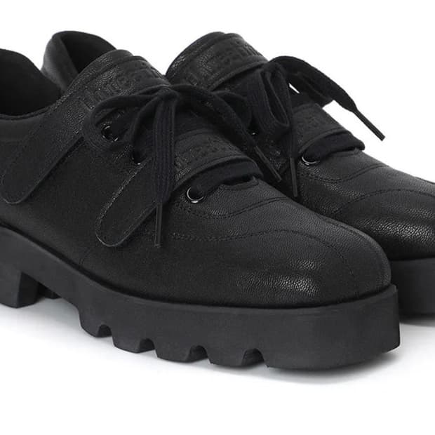 쓰리타임즈 모토레이스업슈즈 235 판매해요