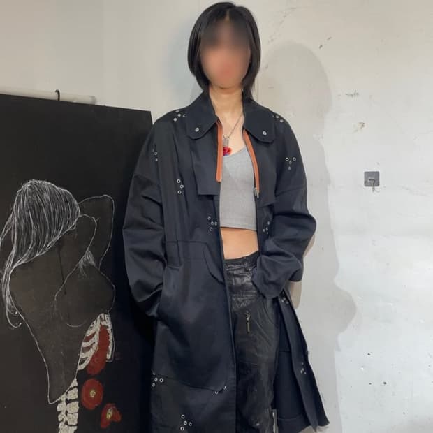 16ss Lafsimmons Eyelet Black
Damage Coat