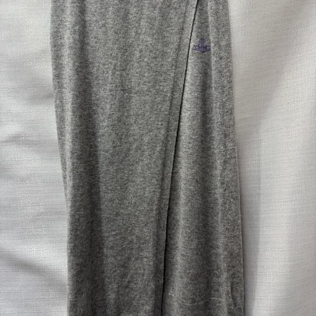 비비안웨스트우드 캐시미어100% 니트 랩 롱 스커드 M(26~28)