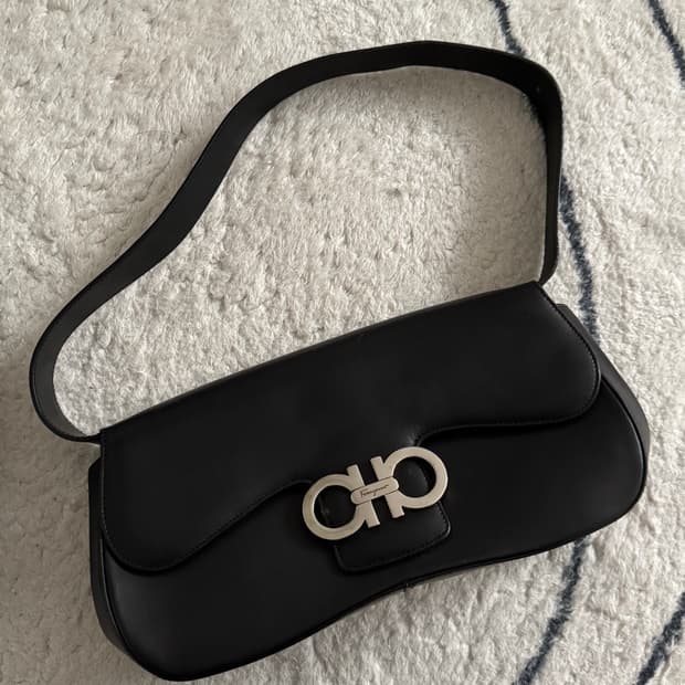 페라가모 숄더백