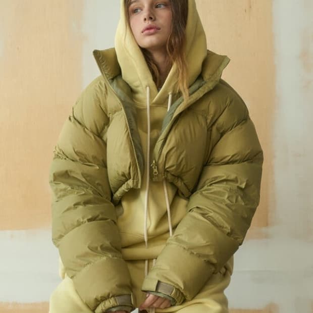 아우어솔티 숏패딩 크롭 패딩 올리브색