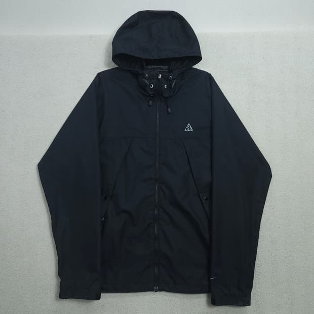 나이키 ACG 바람막이 L 블랙
