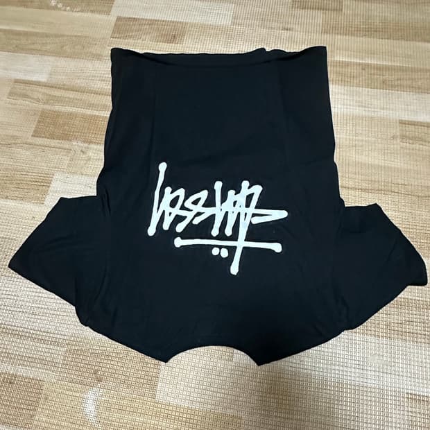 스투시 티 M