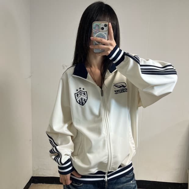 TRAVEL Cream Two-Way Track Jacket