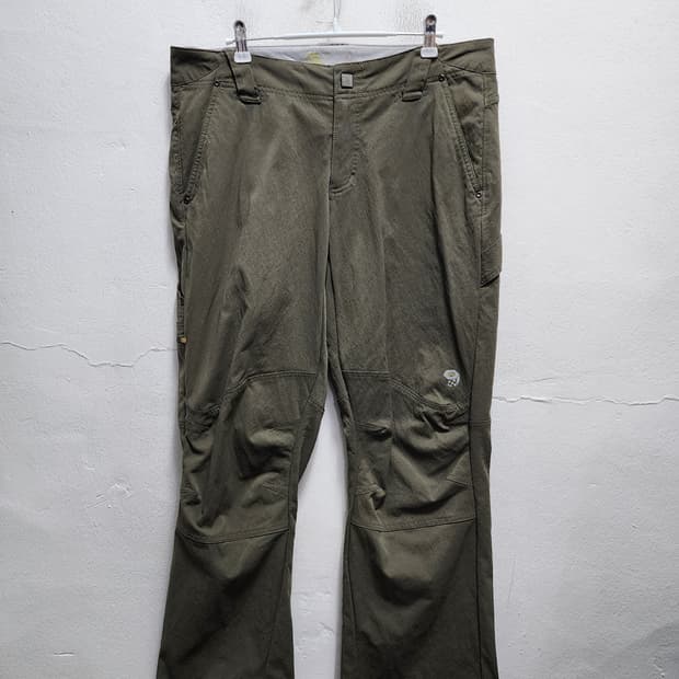 마운틴 하드웨어 카키색 카고바지