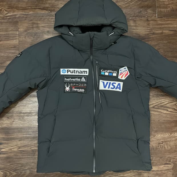 데상트 스위스 스키 팀 덕다운 패딩 점퍼 챠콜