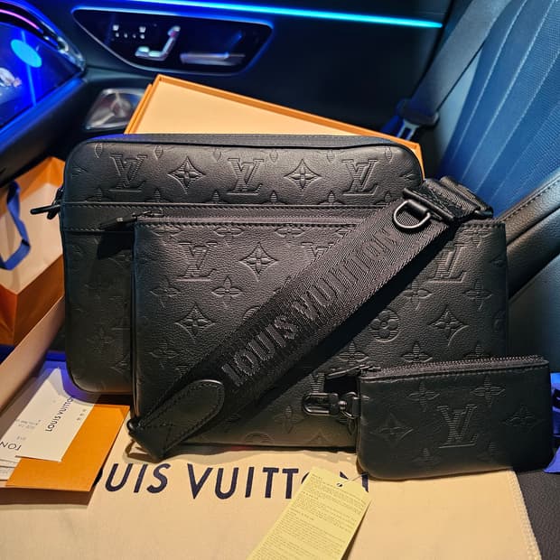 루이비통 올레더 쉐도우 트리오 메신저 크로스백 신형 25년 (새상품)