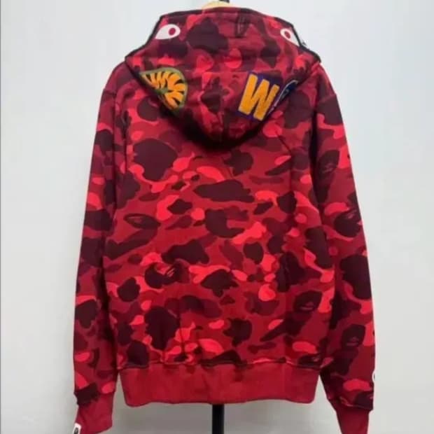 [정품]베이프 샤크후드 레드 M (쿨거래시 30에 드려요)25일까지판매