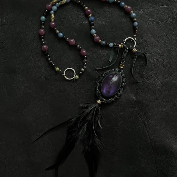 R6-13 VAO Necklace
