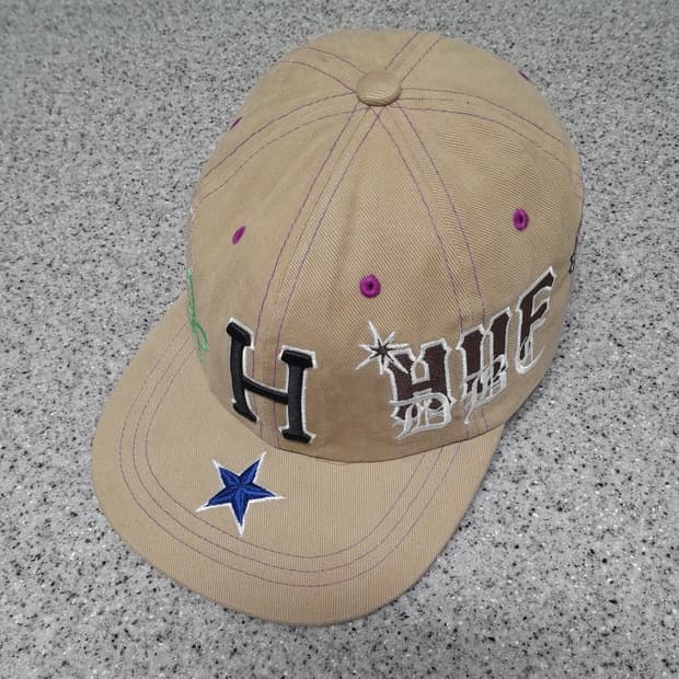 💥허프 자수와펜 패치 스냅백 (베이지)
