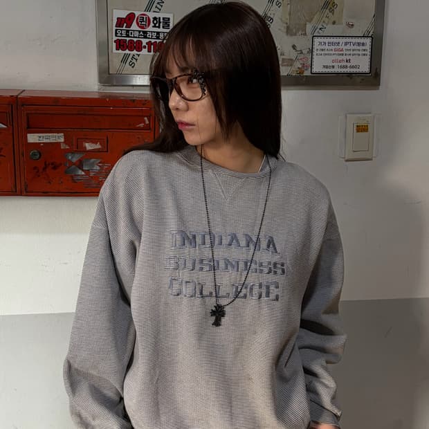 90s 빈티지 와플 레터링 맨투맨 스웻셔츠