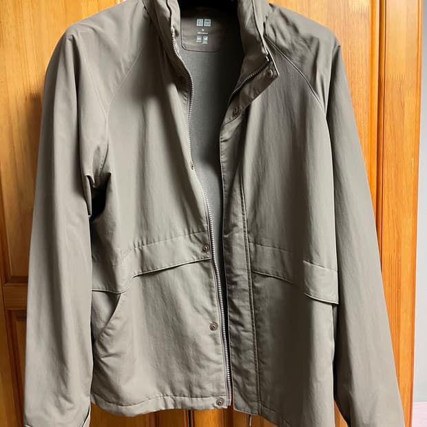 유니클로 브라운 바람막이