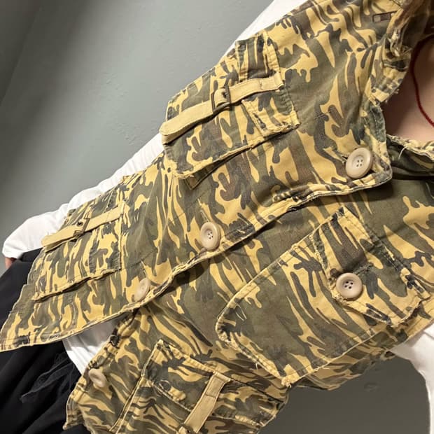 camo pattern pocket vest jacket
