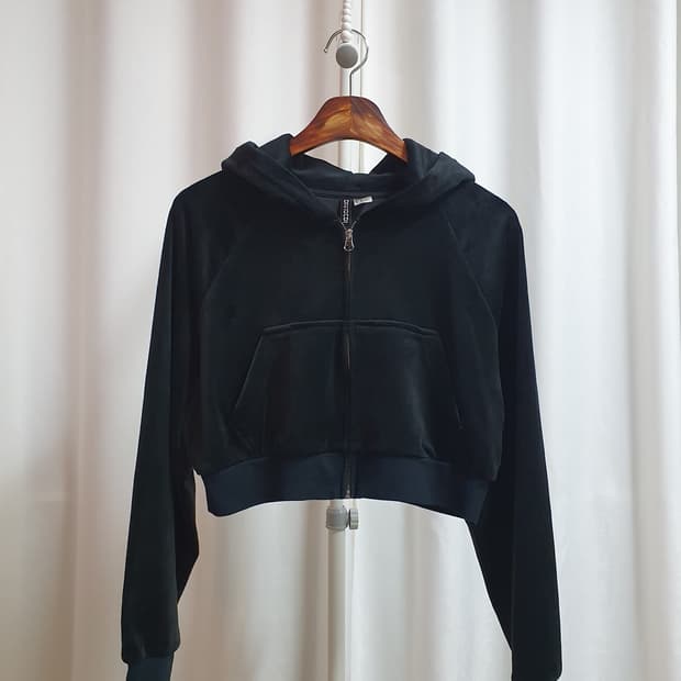 H&M 큐빅 벨벳 숏 후드집업