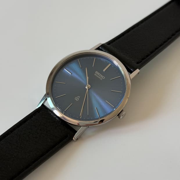 1980s Chariot Navy Dial Silver Quartz