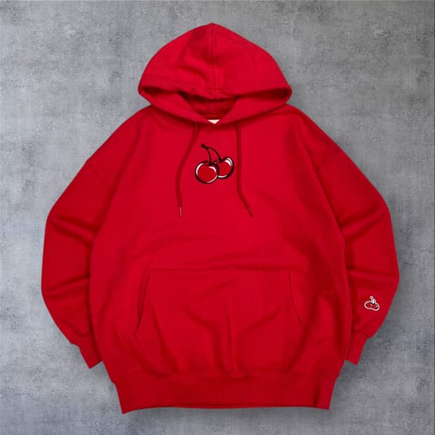 키르시 레드 컬러 센터 로고 후드티