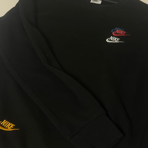 나이키 멀티스우시 에센셸+ 프렌치테리 맨투맨