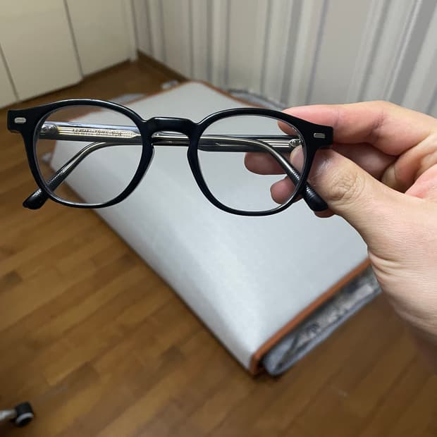 젠틀몬스터 EDDY-A 01 블랙 안경