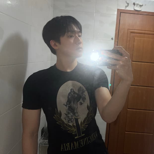 Dolce & Gabbana 성모 마리아 디스트로이드 티셔츠