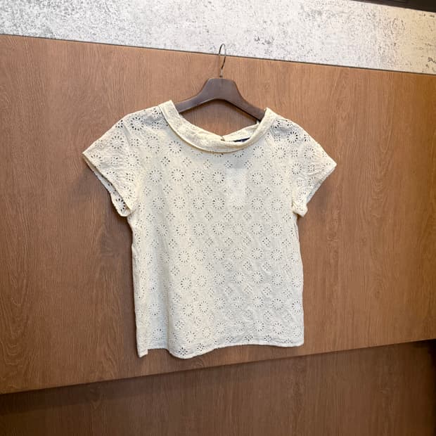 준코시마다 반팔 블라우스 플로럴 아일렛 펀칭 자수 레이스 디테일 아이보리