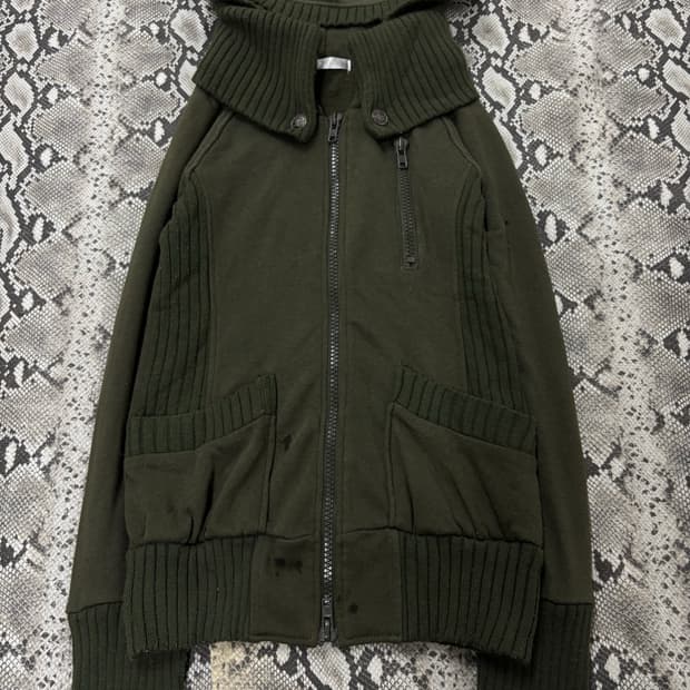“Vintage” 00’s Y2K Design Khaki Hooded 2