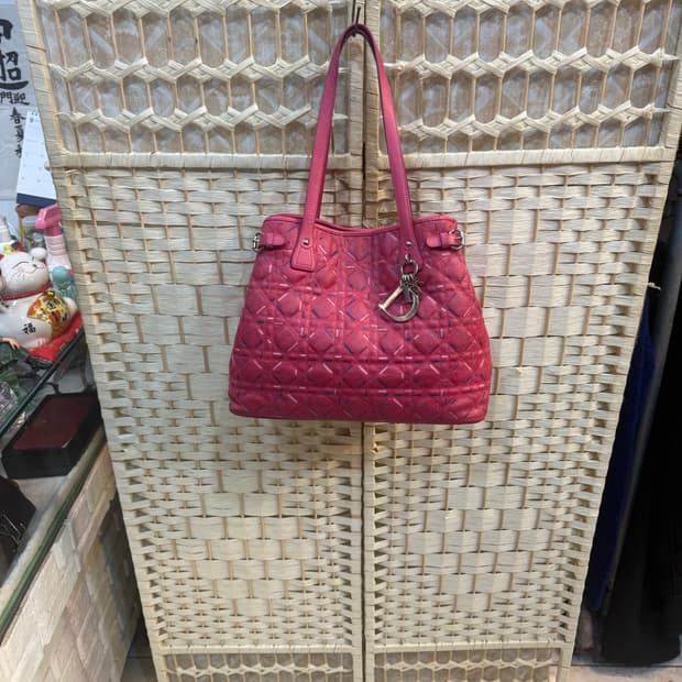 정품 디올 까나쥬 쇼퍼백 팝니다